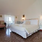 Castello Di Serragiumenta Firmo