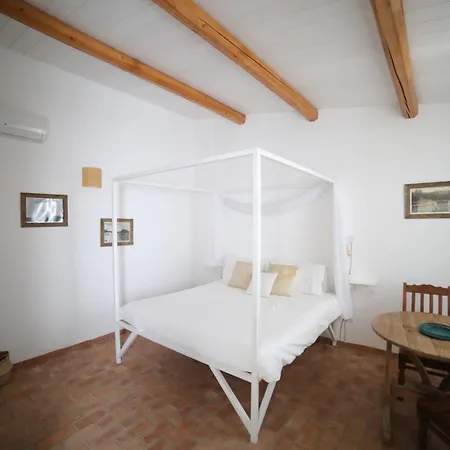 Castello Di Serragiumenta *