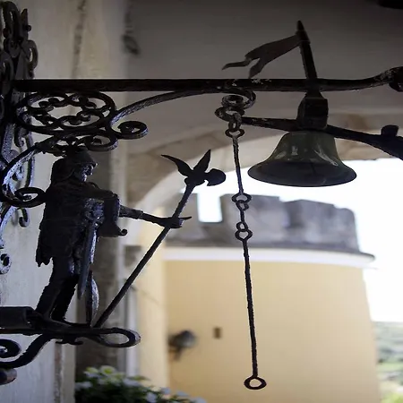Agroturismo Castello Di Serragiumenta