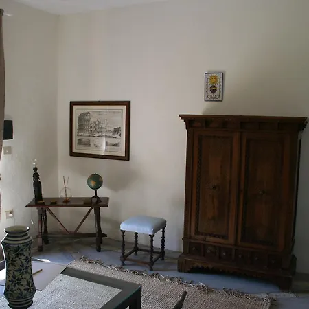 Castello Di Serragiumenta Firmo