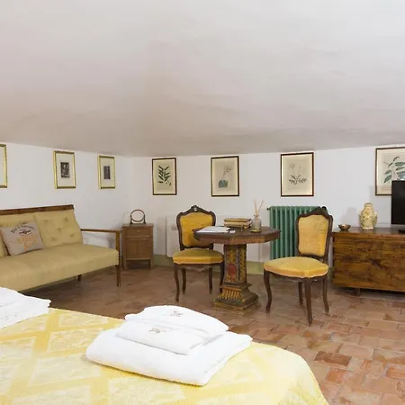 Castello Di Serragiumenta * Firmo