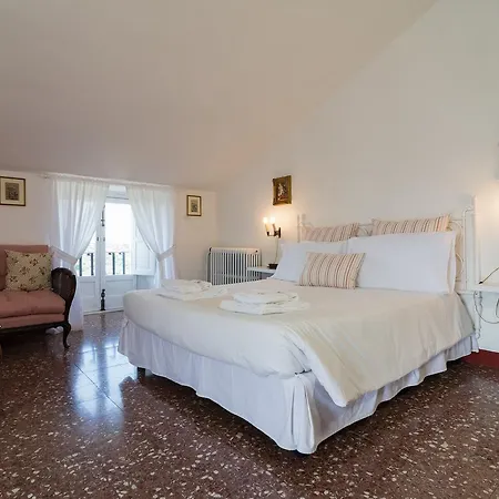 Castello Di Serragiumenta Firmo