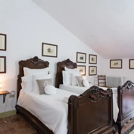 Castello Di Serragiumenta Farm stay *
