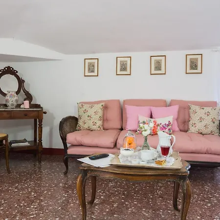 Farm stay Castello Di Serragiumenta Firmo