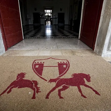 Alloggio per agriturismo Castello Di Serragiumenta