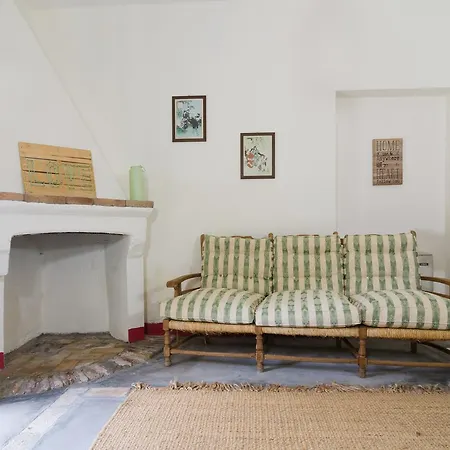 Castello Di Serragiumenta