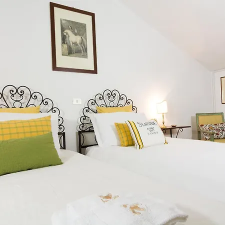 Alloggio per agriturismo Castello Di Serragiumenta Firmo