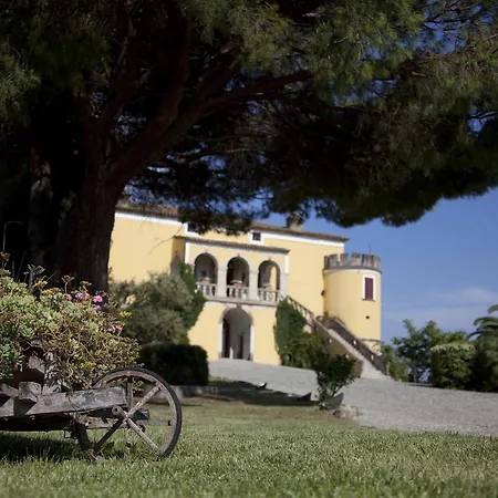 Castello Di Serragiumenta *