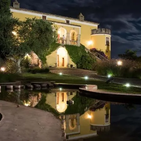 Alloggio per agriturismo Castello Di Serragiumenta *