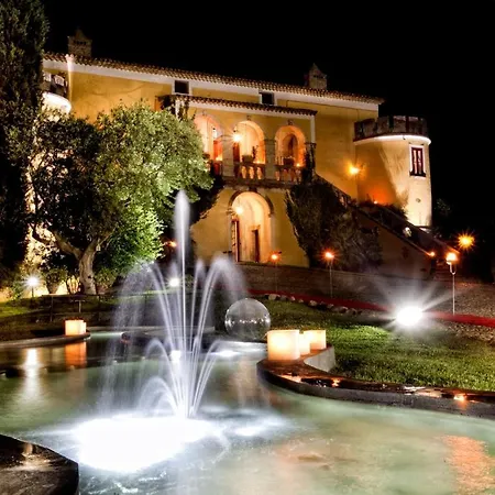 Castello Di Serragiumenta Farm stay *