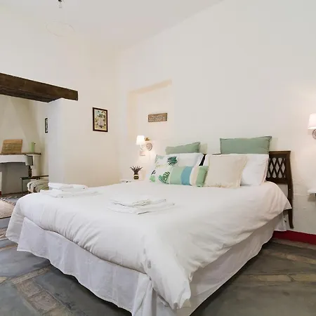 Castello Di Serragiumenta Firmo