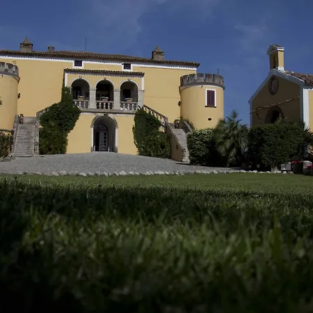 Castello Di Serragiumenta Firmo
