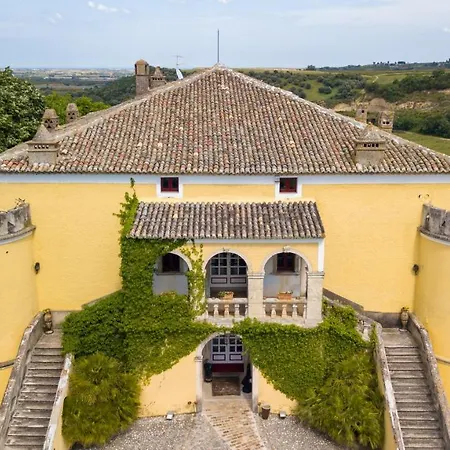 Farm stay Castello Di Serragiumenta Firmo