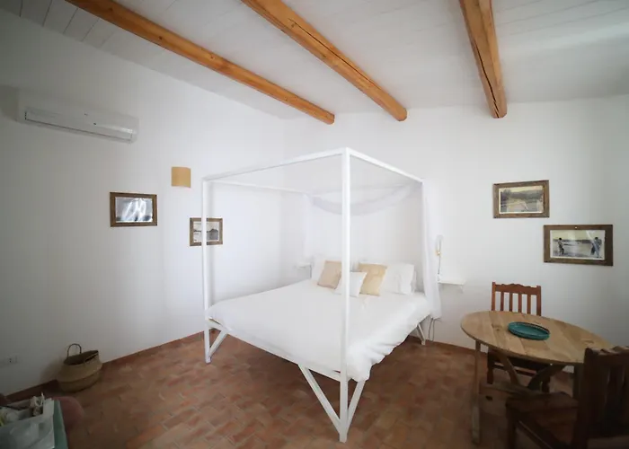 Castello Di Serragiumenta *