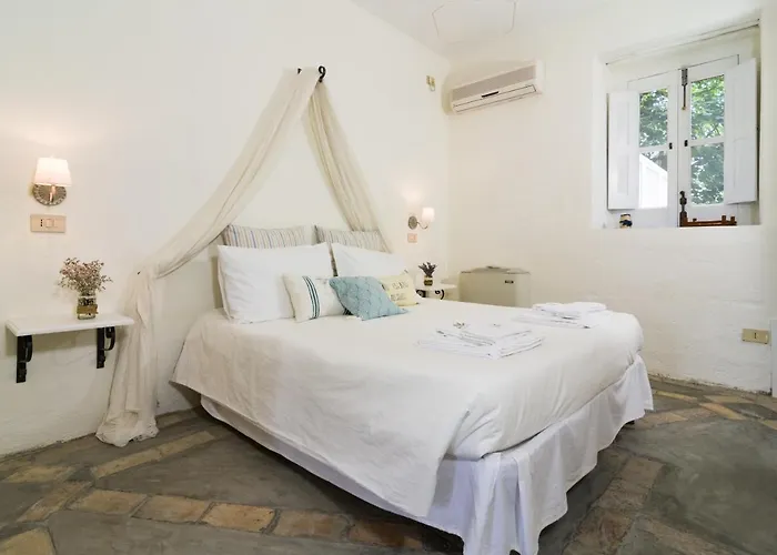 Castello Di Serragiumenta *