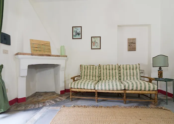 Castello Di Serragiumenta