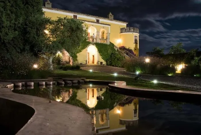 Vakantieboerderij Castello Di Serragiumenta *