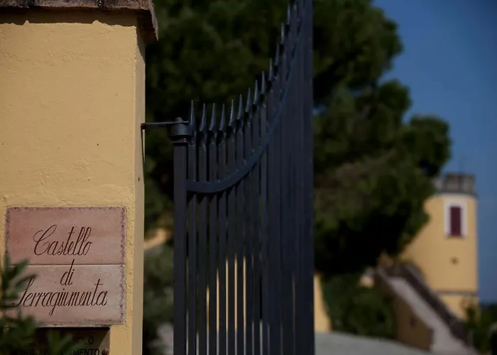 Vakantieboerderij Castello Di Serragiumenta Firmo