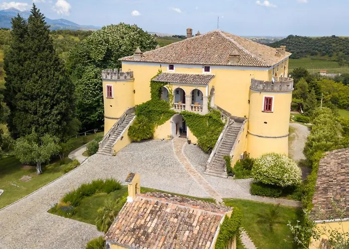 Castello Di Serragiumenta Vakantieboerderij *